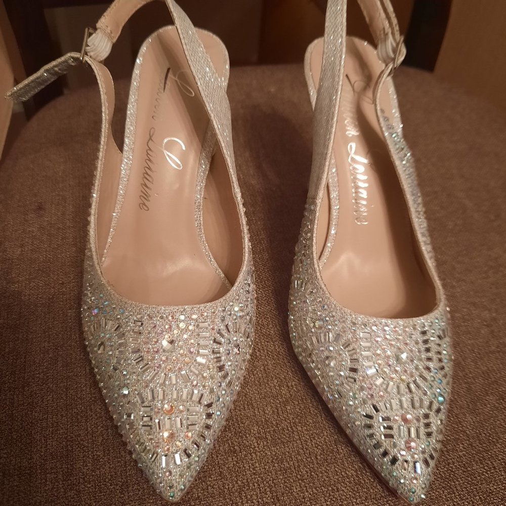 Lauren Lorraine Rachel Silver Rhinestone Pump, size 6